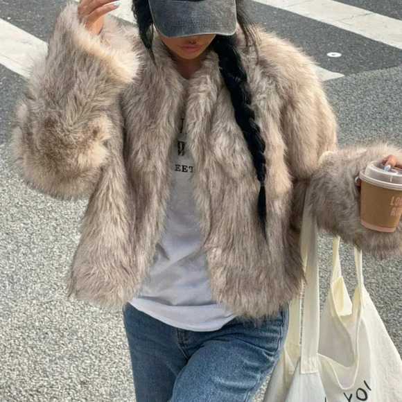 Khaki Casual Women's Long Sleeve Faux Fur Jacket - Picture 5 of 6